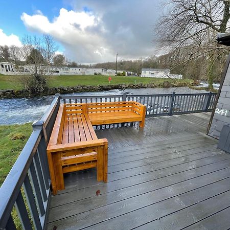 Stunning 3 Bed Riverside Cabin In Snowdonia Caeathro Exteriör bild