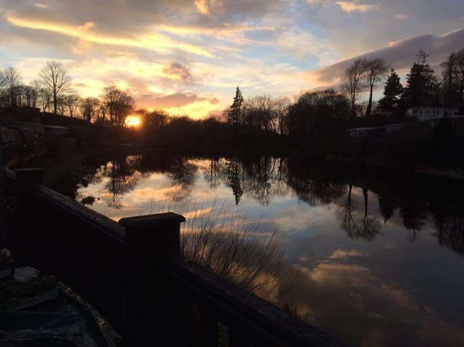 Stunning 3 Bed Riverside Cabin In Snowdonia Caeathro Exteriör bild