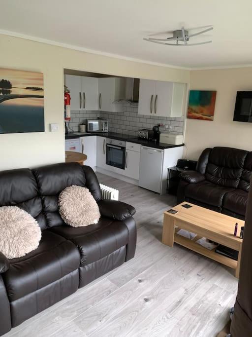 Stunning 3 Bed Riverside Cabin In Snowdonia Caeathro Exteriör bild