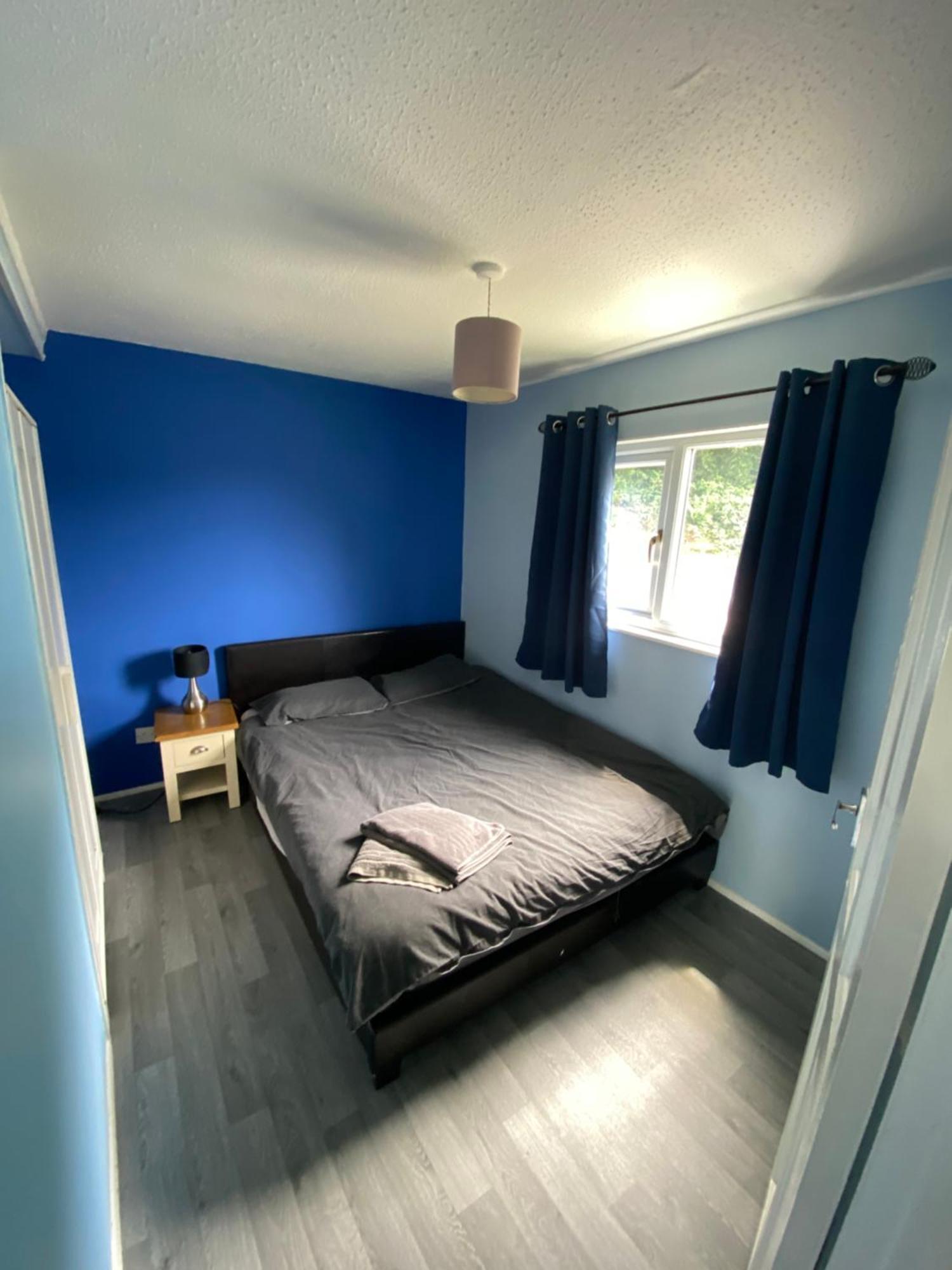 Stunning 3 Bed Riverside Cabin In Snowdonia Caeathro Exteriör bild