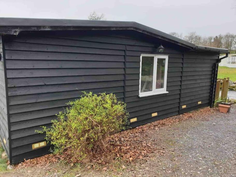 Stunning 3 Bed Riverside Cabin In Snowdonia Caeathro Exteriör bild
